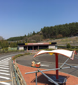 道の駅 小坂田公園 パーキングエリアゴーカート〒399-0712 長野県塩尻市塩尻町１０９０ 幼児用のゴーカートもあって、安心です。